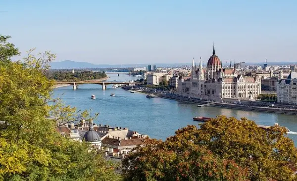 przez jakie stolice przepływa Dunaj - Budapeszt